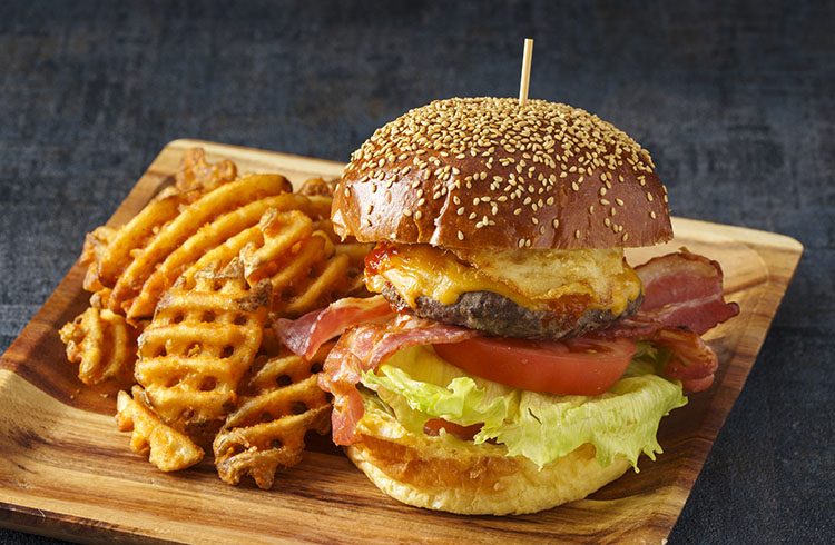 プールサイドダイニング＆ドリンク