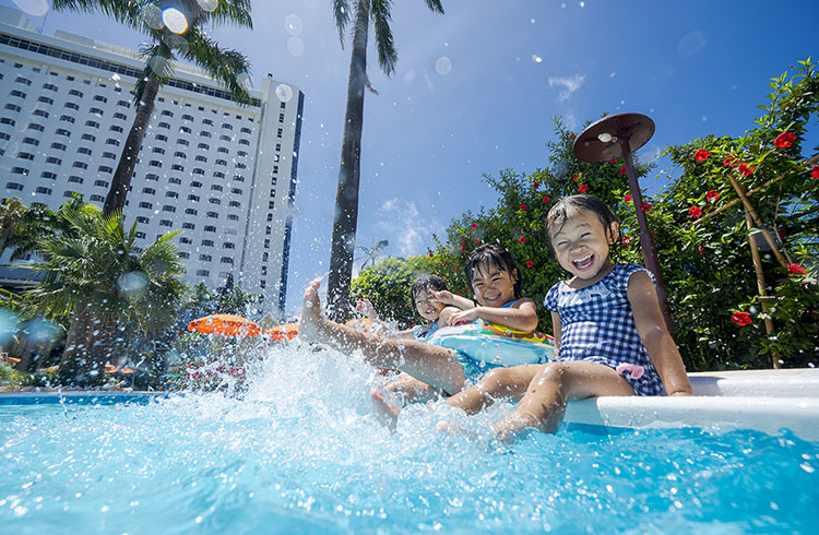 毎年大人気のホテルプール＆ランチビュッフェプランが30％OFF！5歳以下は無料！で超お得に楽しめます！